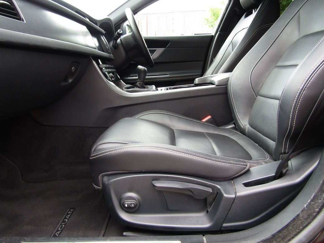 2017 Jaguar XF