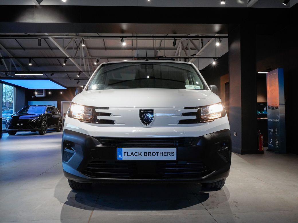 2025 Peugeot Partner