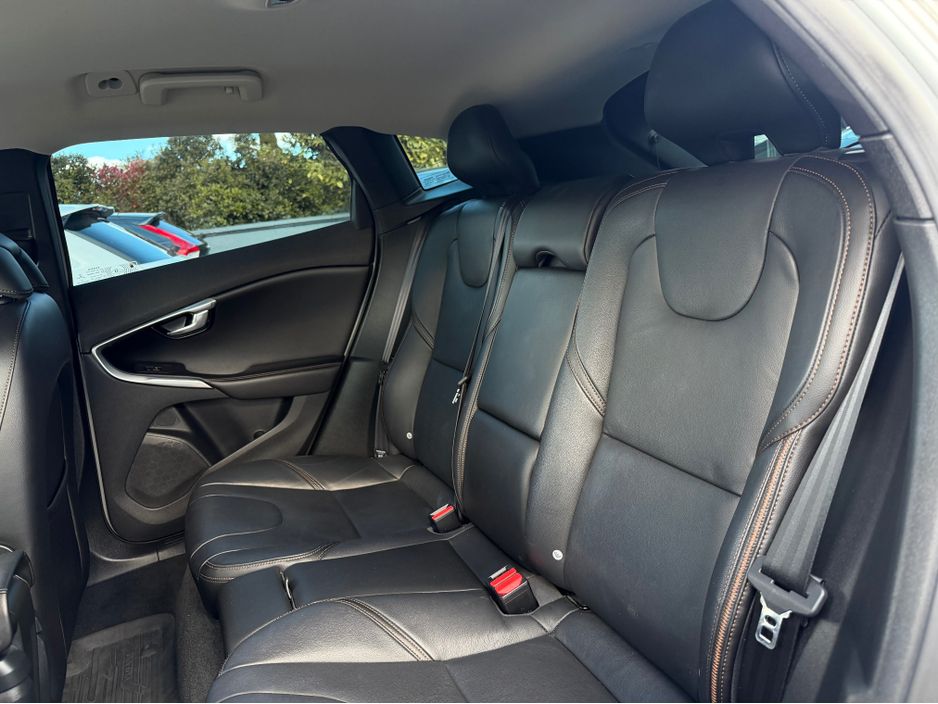 2016 Volvo V40