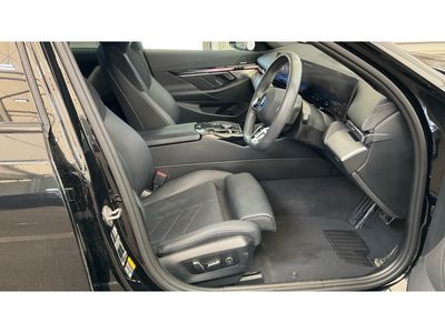 2024 BMW i5