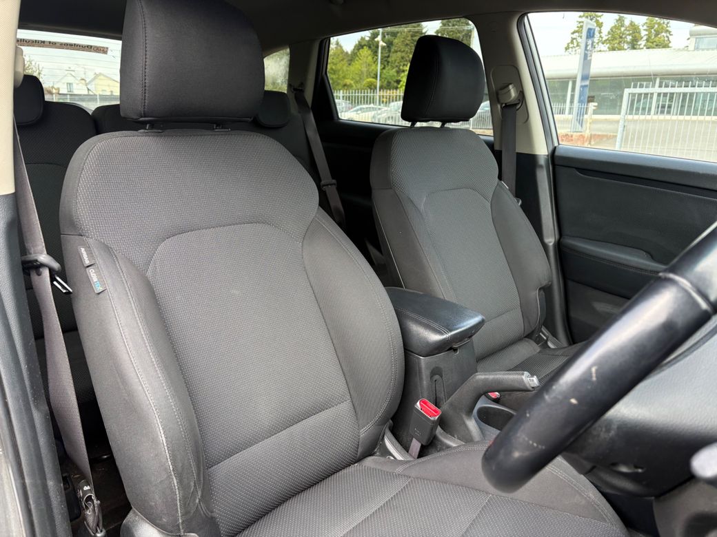 2016 Kia Carens