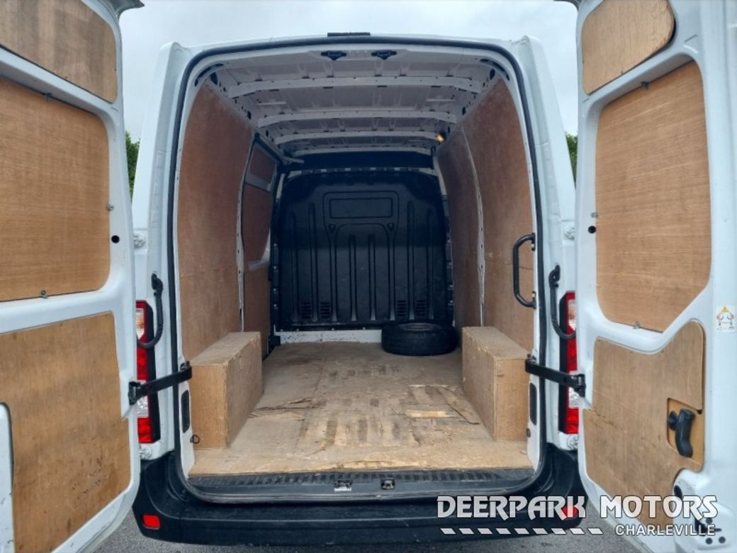 2022 Renault Master