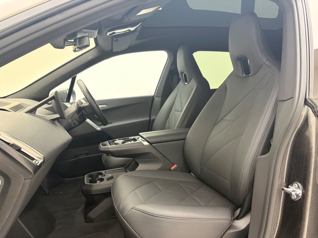 2025 BMW iX
