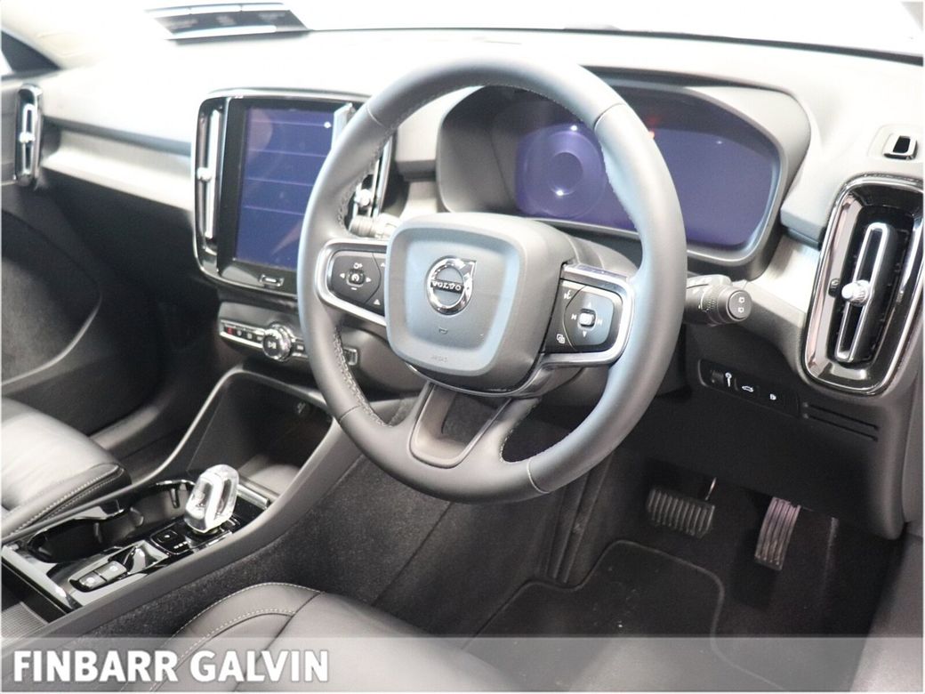 2022 Volvo XC40