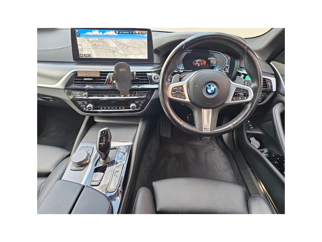 2023 BMW 530