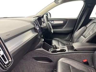 2022 Volvo XC40