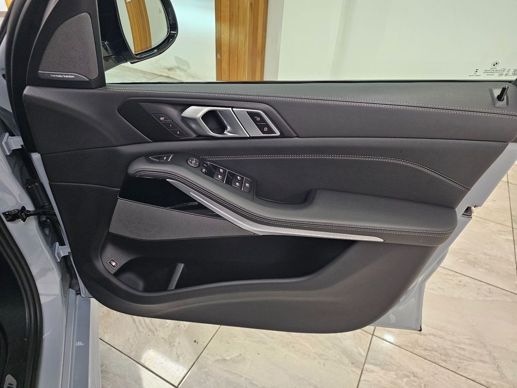 2025 BMW X5
