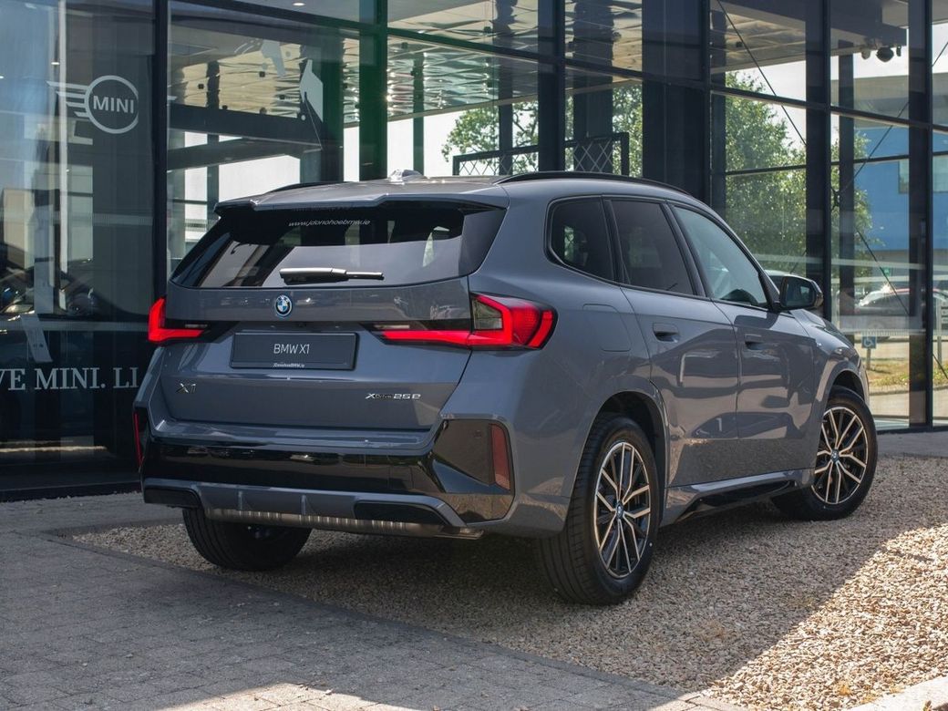 2025 BMW X1