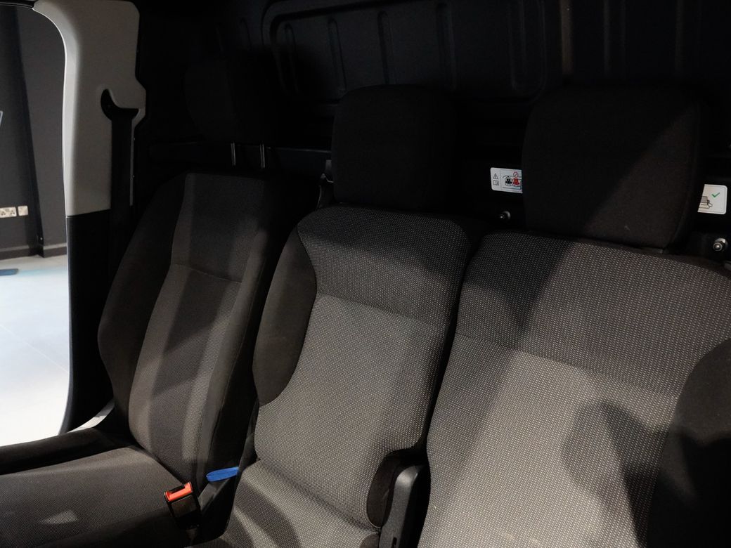 2023 Peugeot Partner