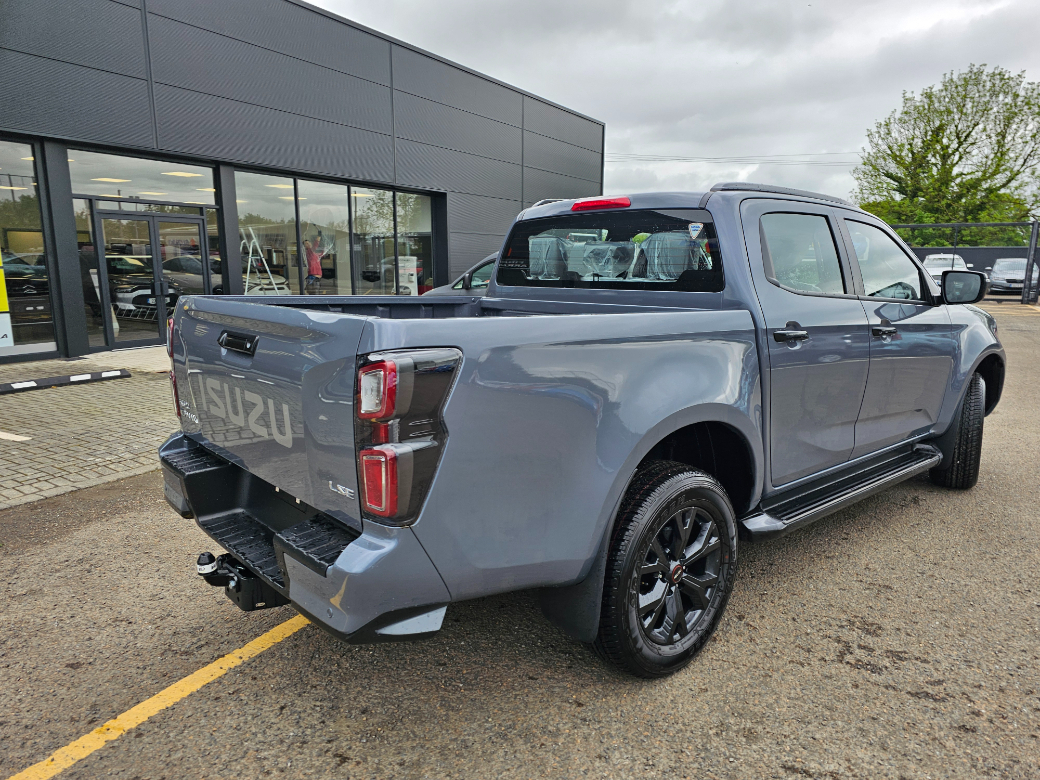 2025 Isuzu D-MAX