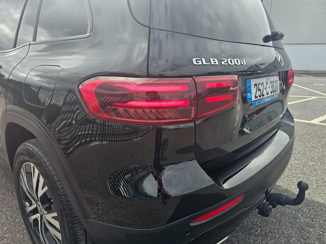2025 Mercedes-Benz GLB Class
