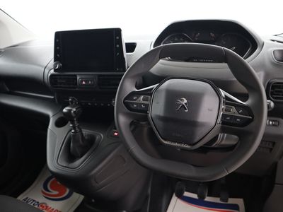 2022 Peugeot Partner