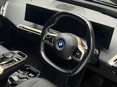 2023 BMW iX