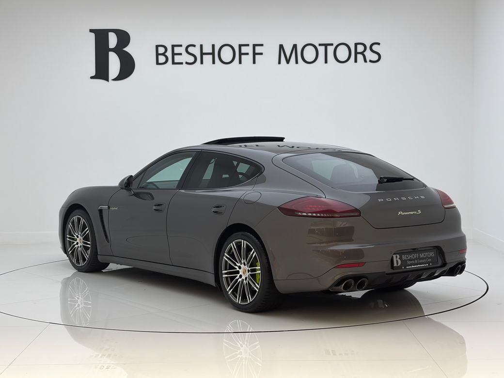 2016 Porsche Panamera