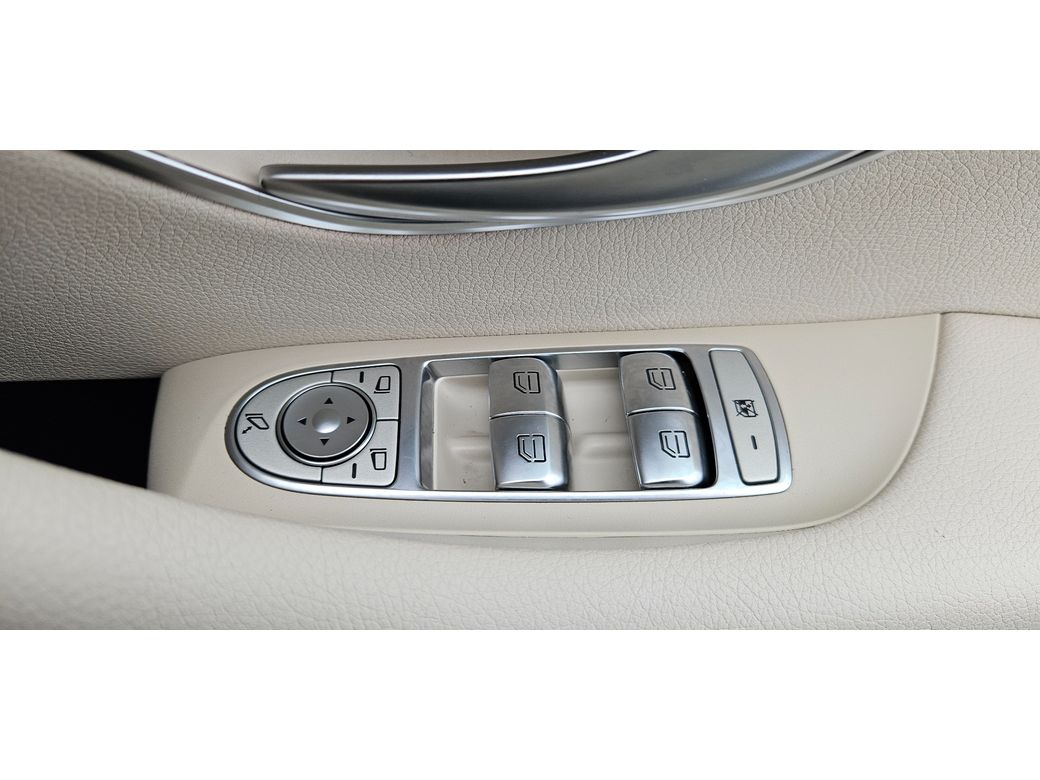 2019 Mercedes-Benz E 220