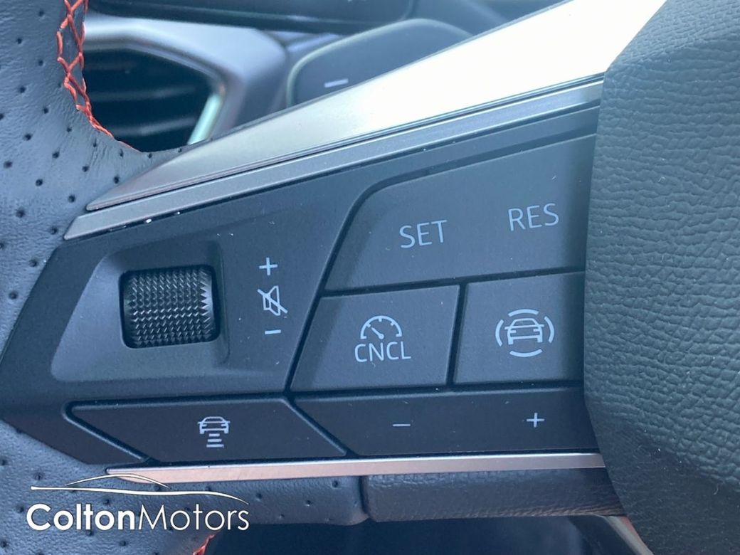 2025 SEAT Leon