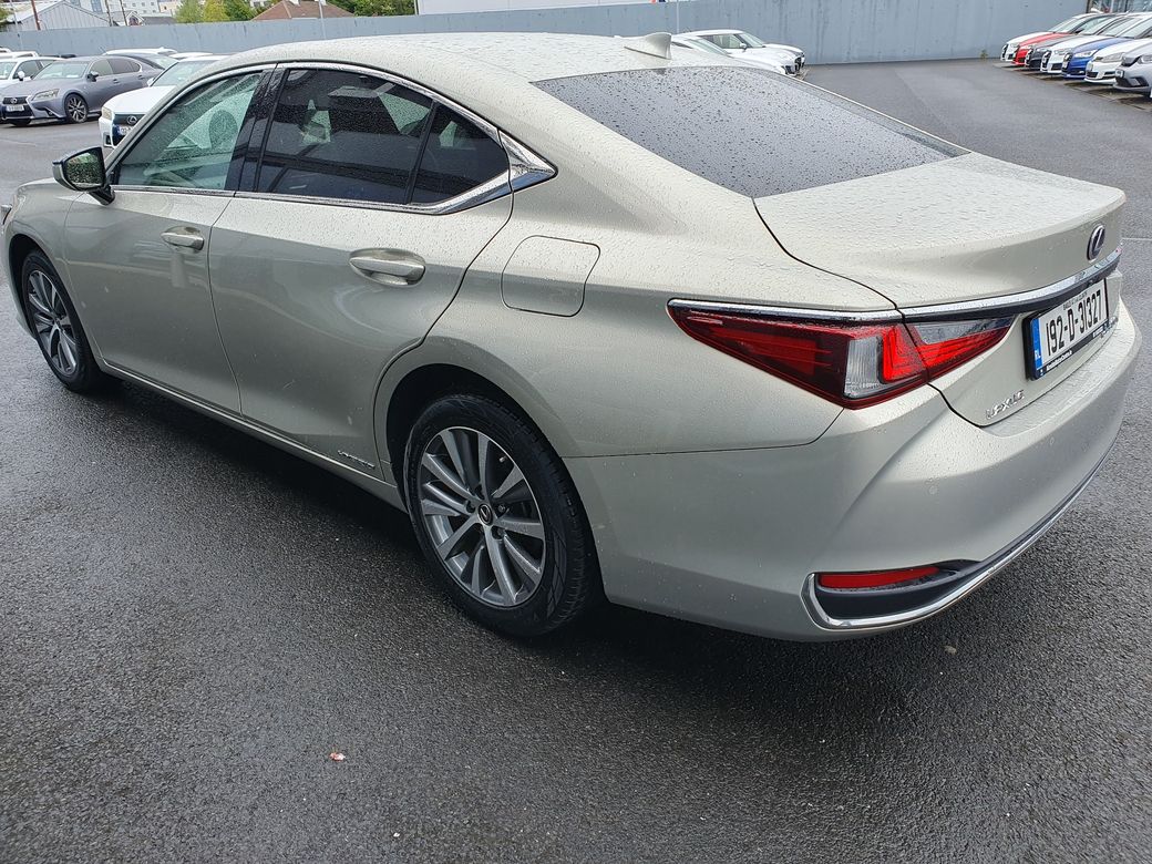 2019 Lexus ES 300h