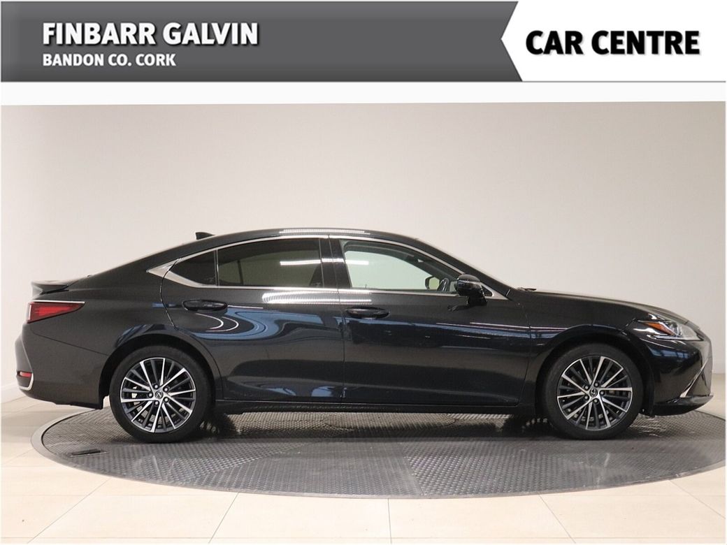 2023 Lexus ES 300h