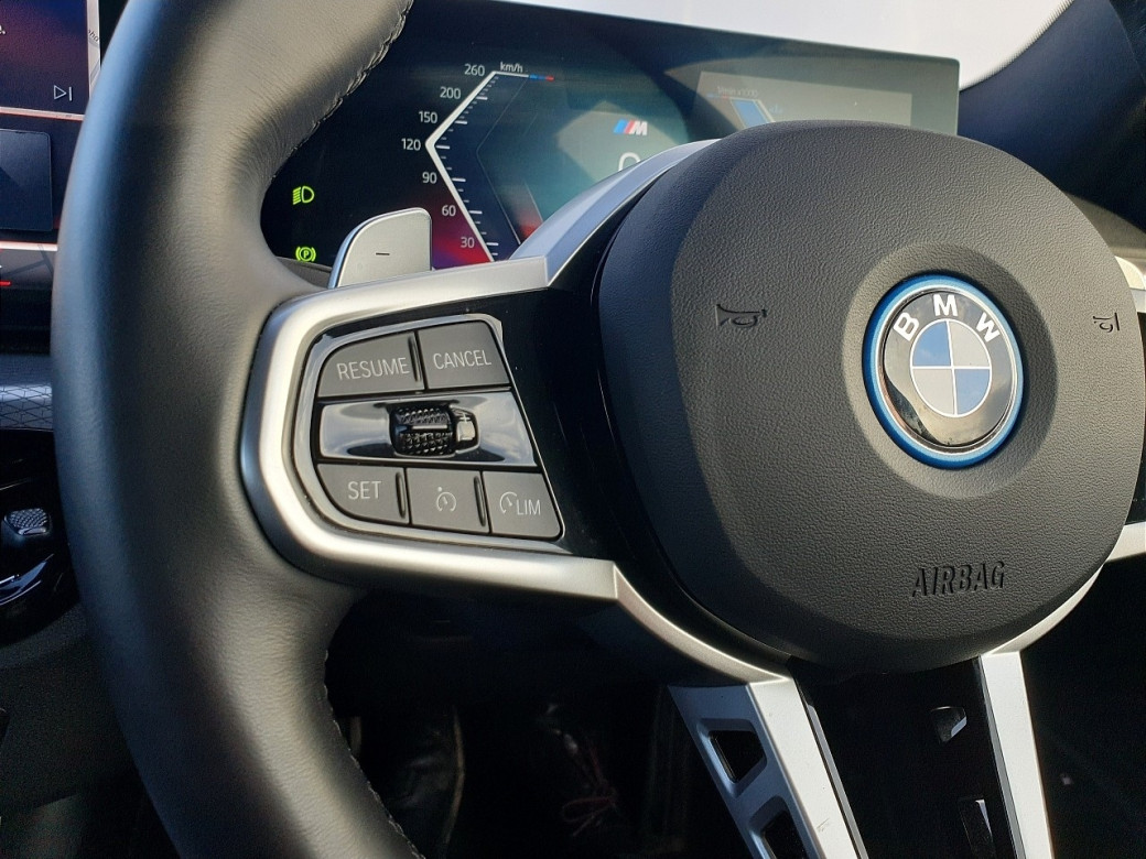 2025 BMW 330