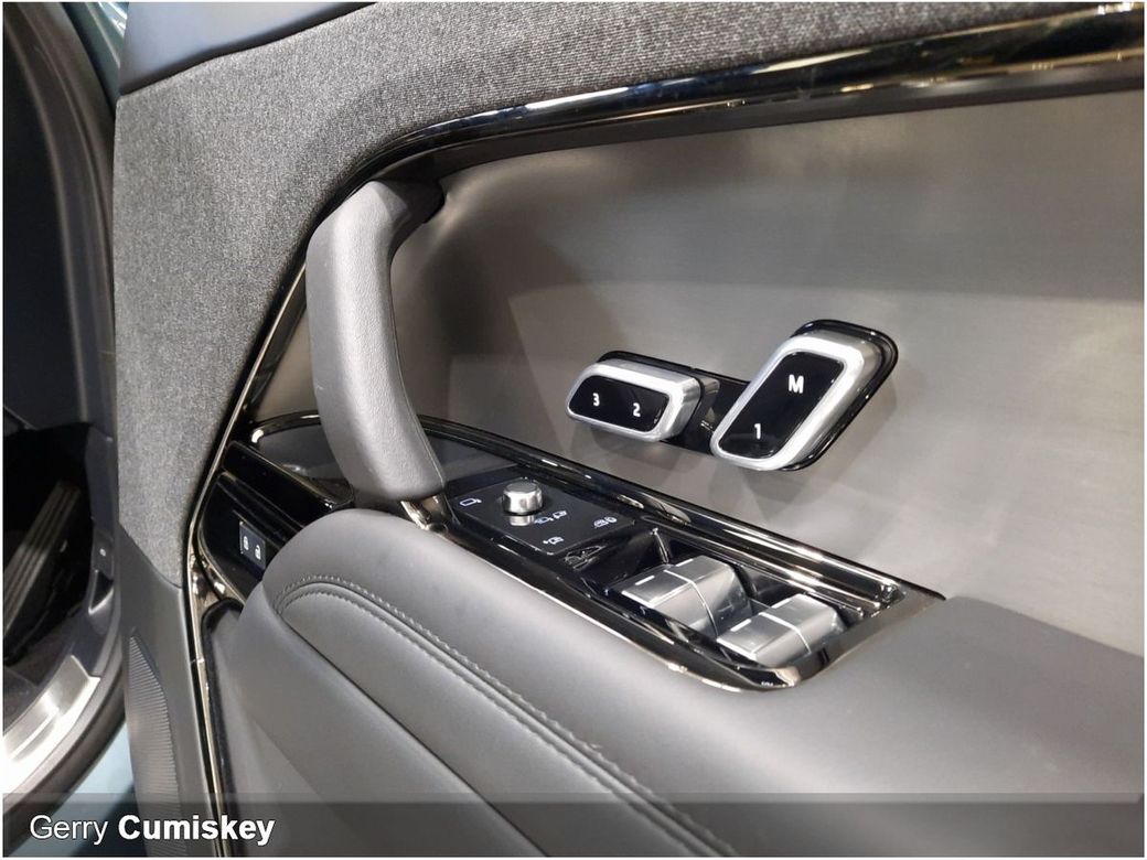 2025 Land Rover Range Rover Sport