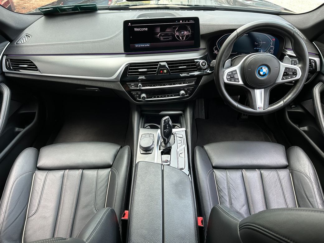 2021 BMW 530