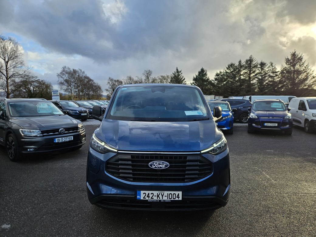 2024 Ford Transit Custom