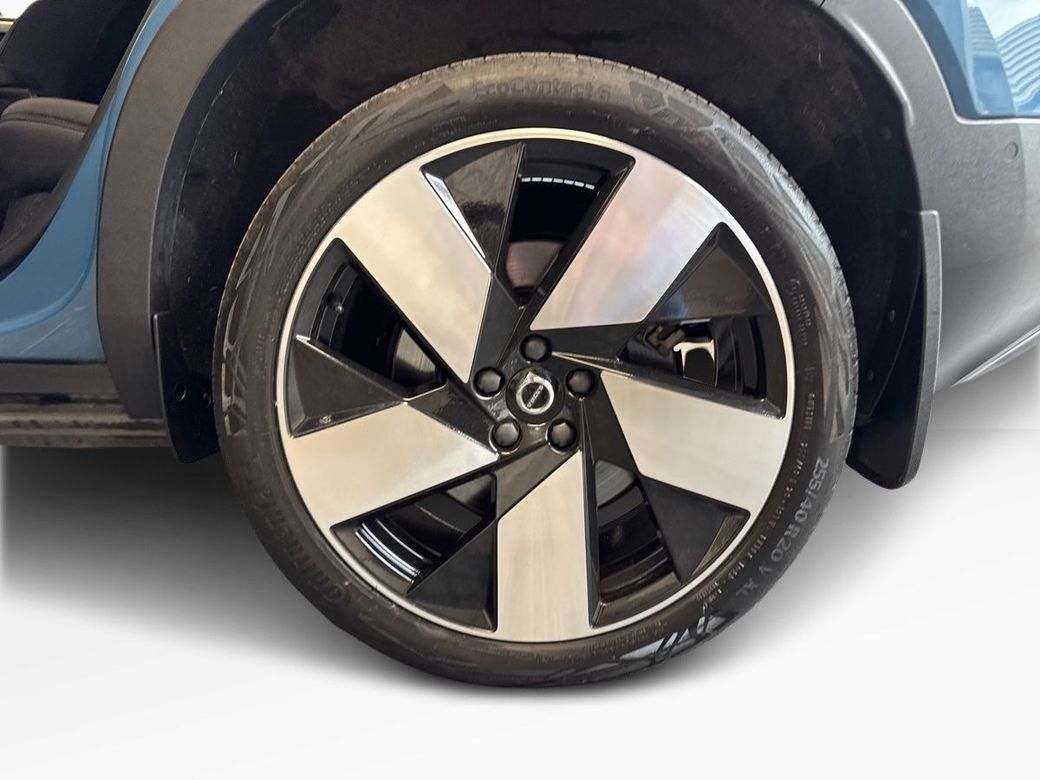 2023 Volvo C40