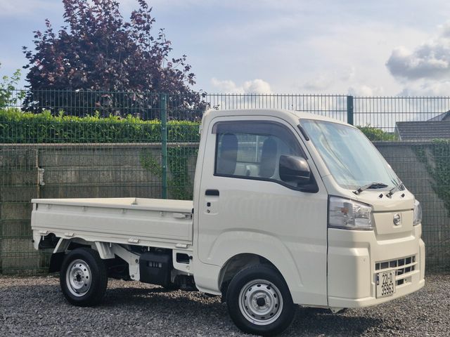 vehicle for sale from Leighstone Motors