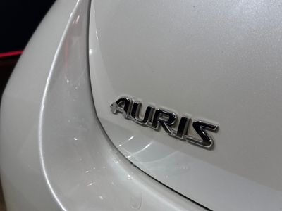 2016 Toyota Auris