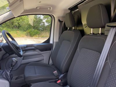 2025 Ford Transit Custom
