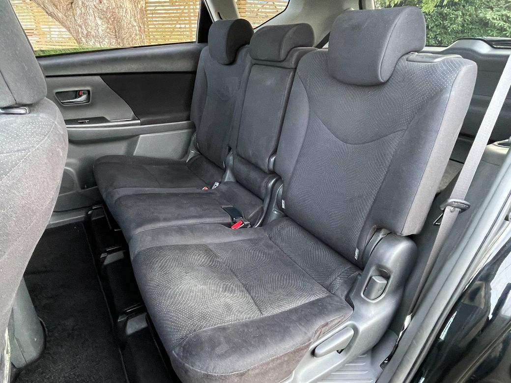 2013 Toyota Prius Alpha