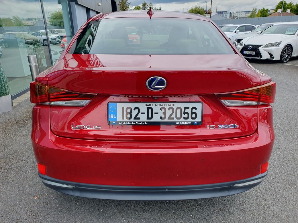 2018 Lexus IS 300h