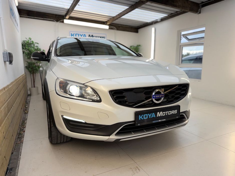 2017 Volvo V60 Cross Country