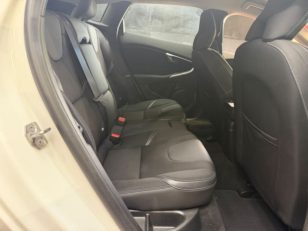 2015 Volvo V40