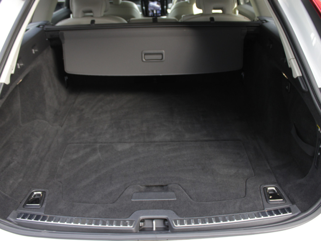 2019 Volvo V90