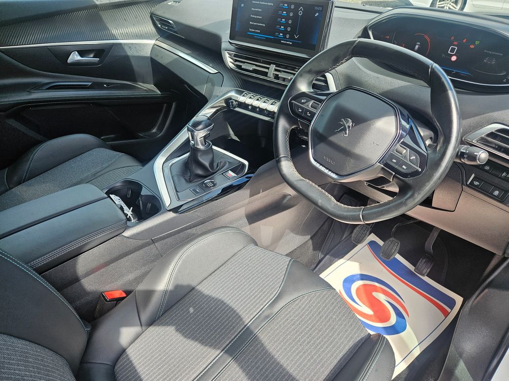 2021 Peugeot 5008