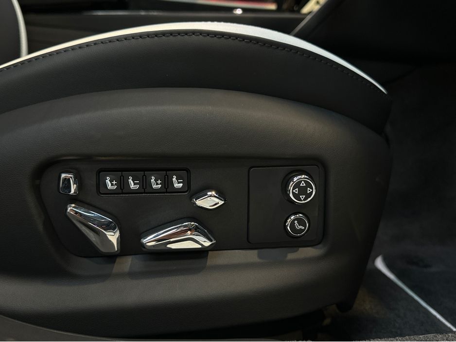 2025 Bentley Flying Spur