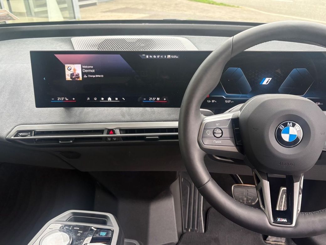 2025 BMW iX