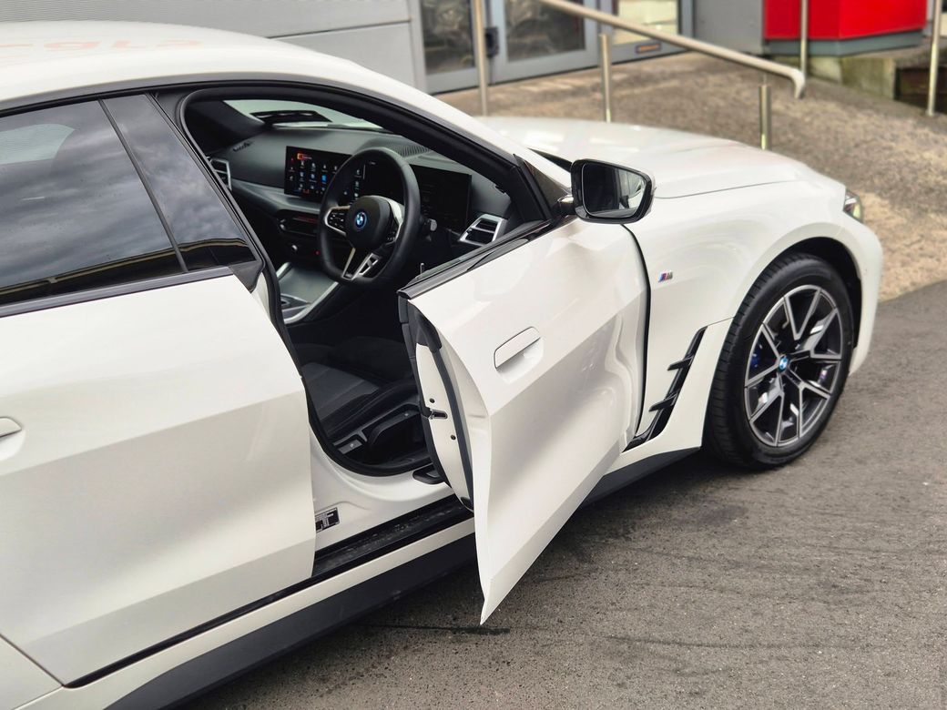 2025 BMW i4