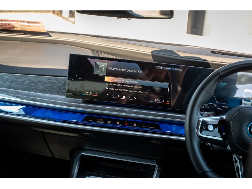 2025 BMW i7