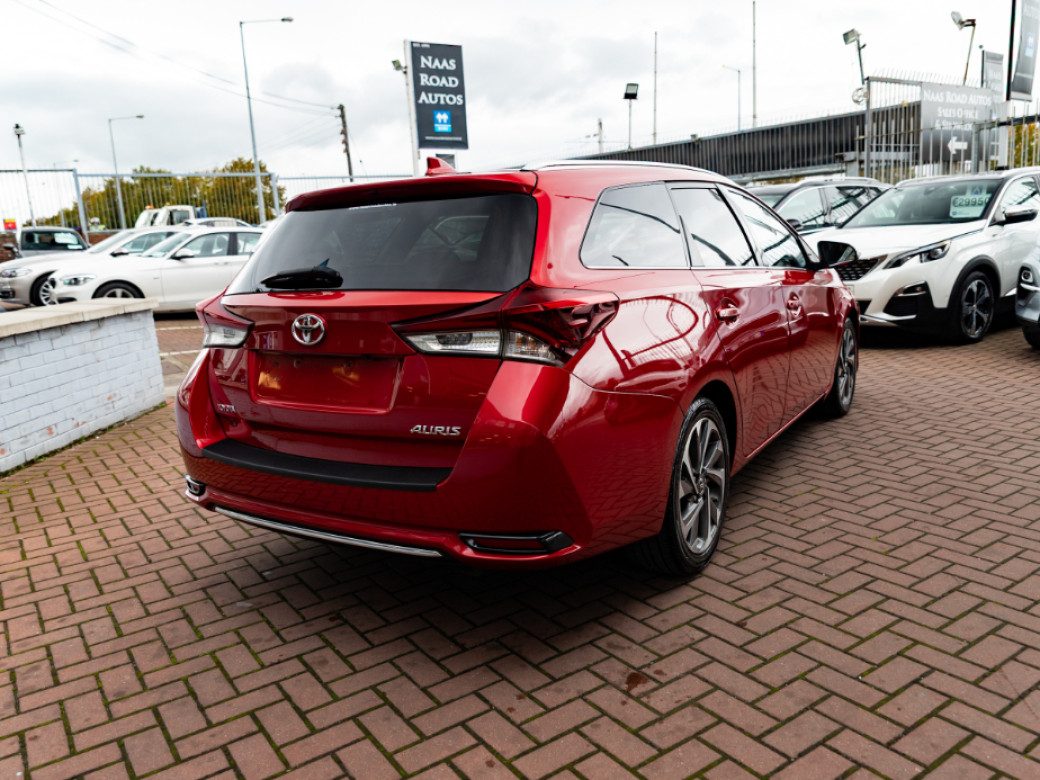 2016 Toyota Auris