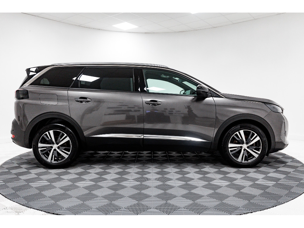 2023 Peugeot 5008