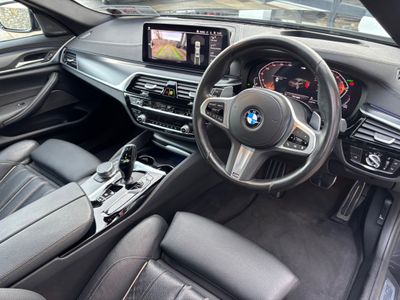 2022 BMW 520
