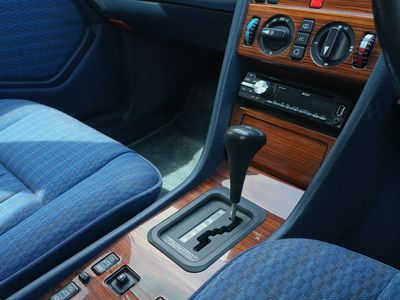 1991 Mercedes-Benz E 300