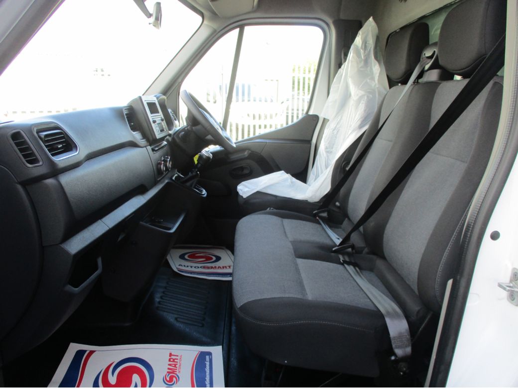 2022 Renault Master