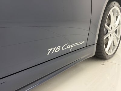 2022 Porsche Cayman