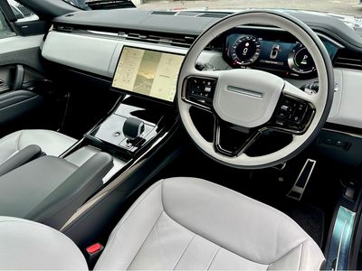 2025 Land Rover Range Rover Sport