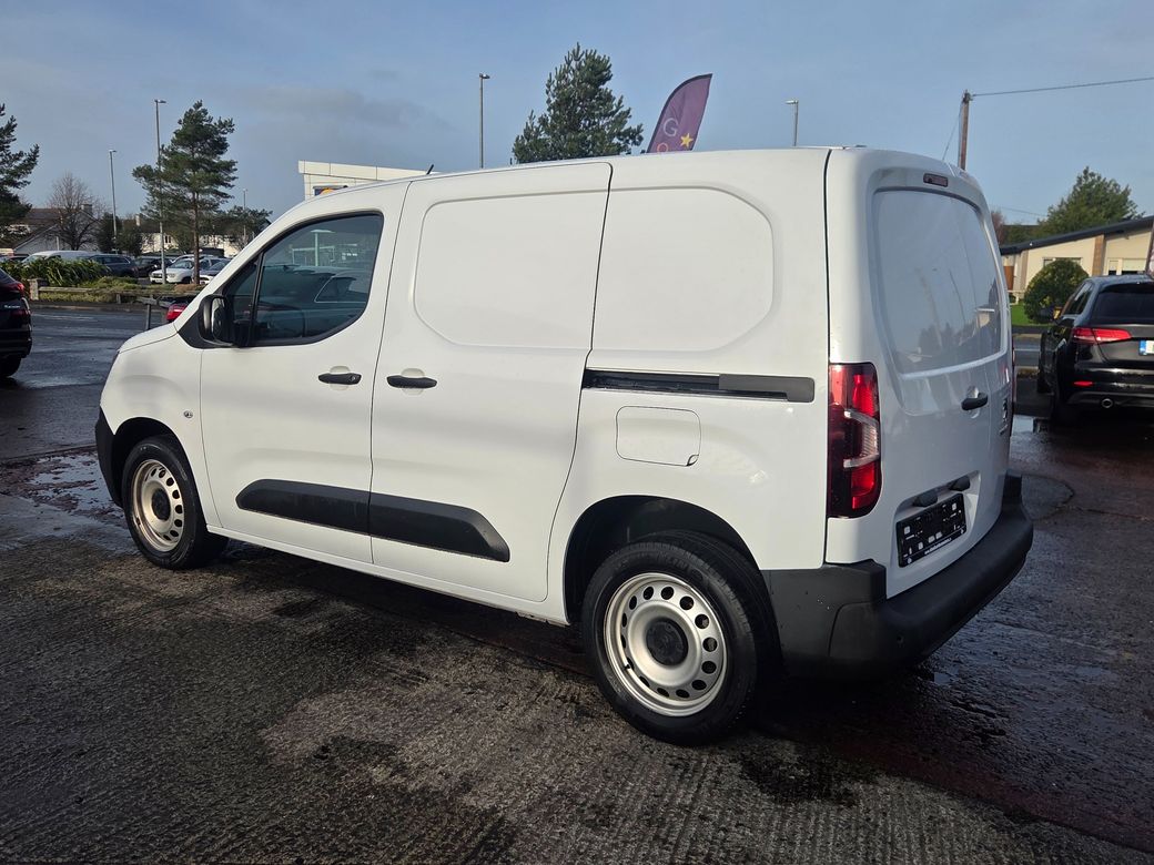 2023 Peugeot Partner