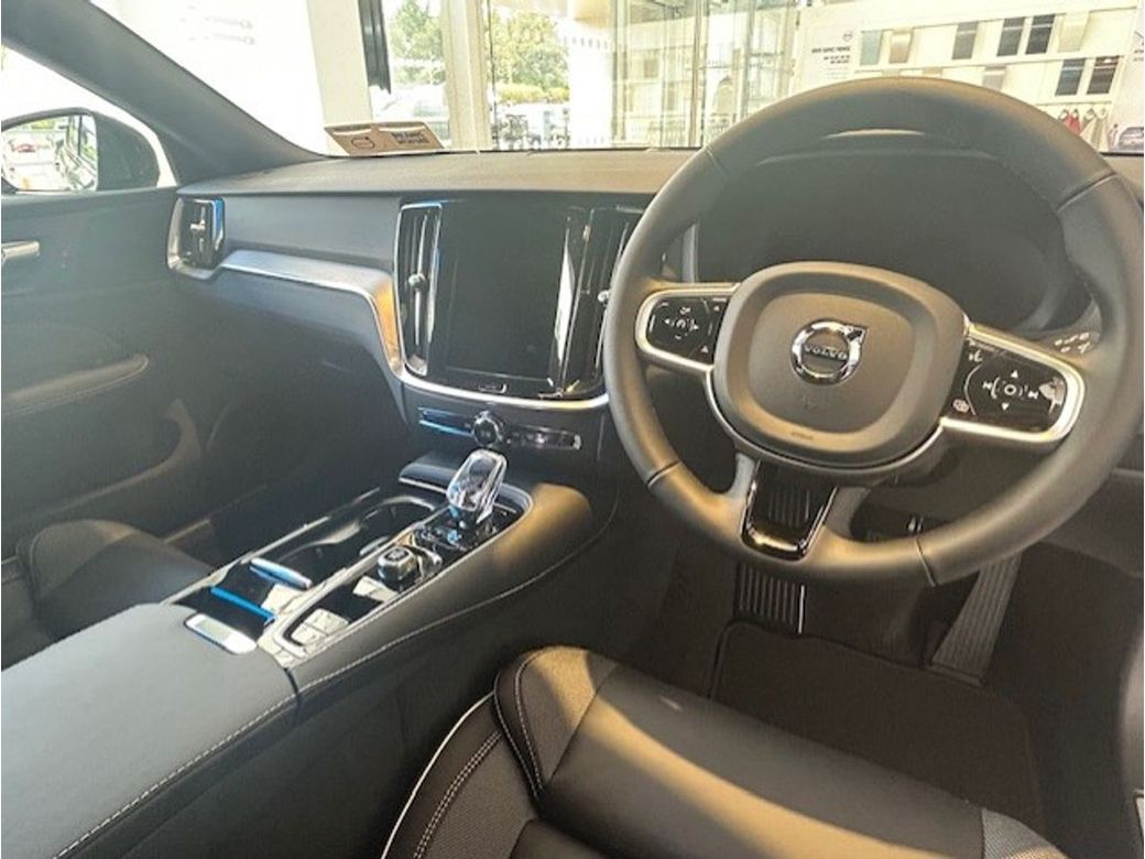2025 Volvo V60