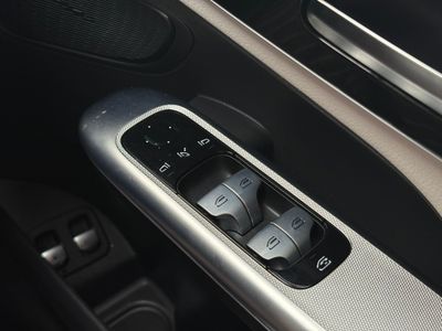 2025 Mercedes-Benz GLC Class